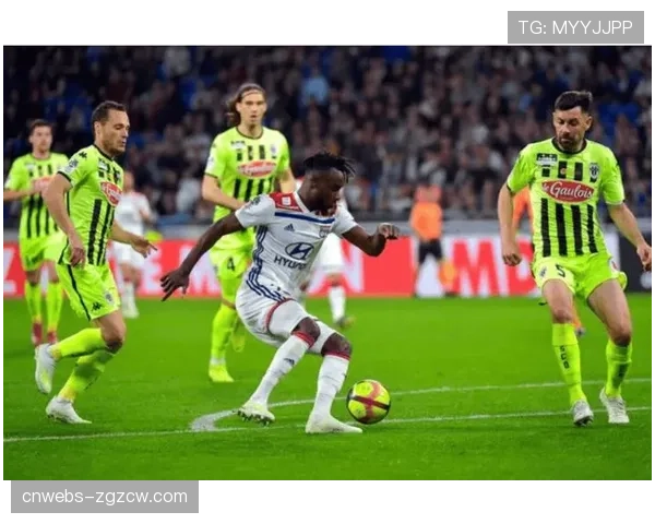 尼斯发布对阵布雷斯特赛前最后一练视频，全员状态良好