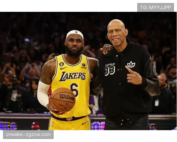 里程碑：詹姆斯常规赛总出场时间超越贾巴尔，升至历史第一